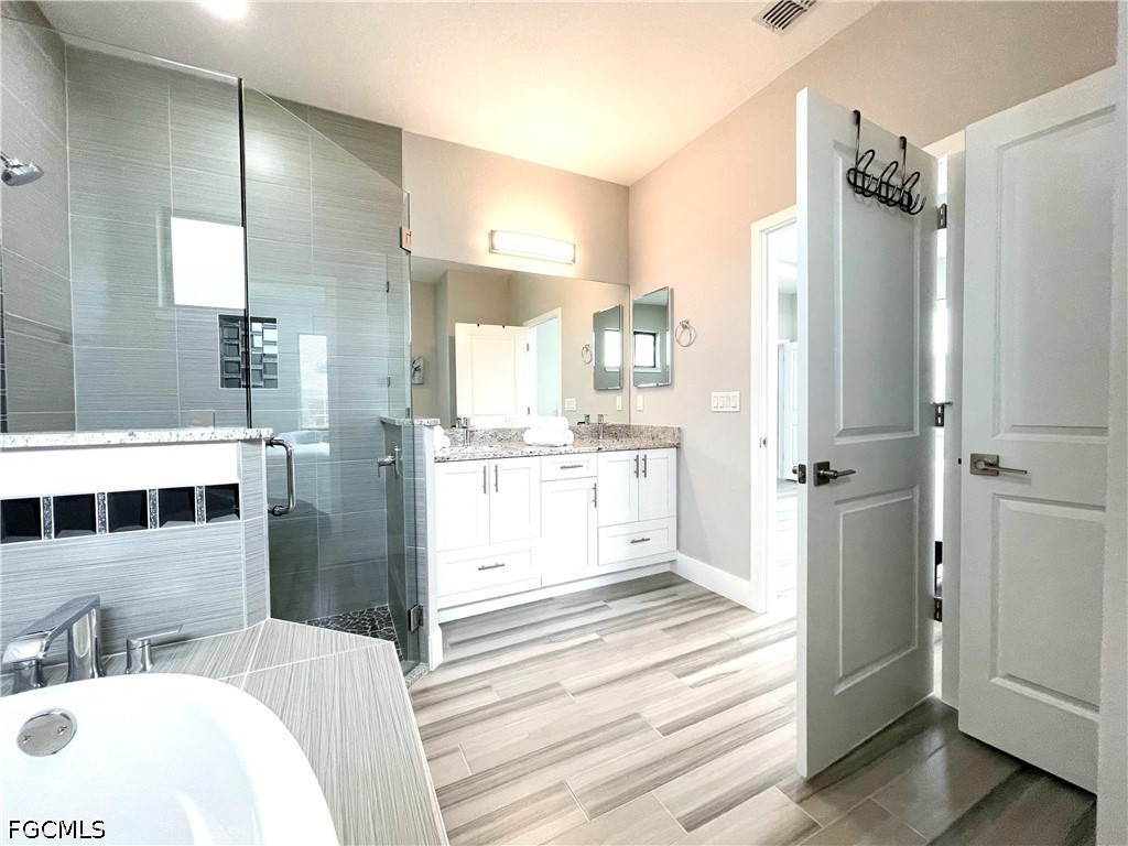 4 Bed Waterfront Home for Sale in Cape Coral, photo 13