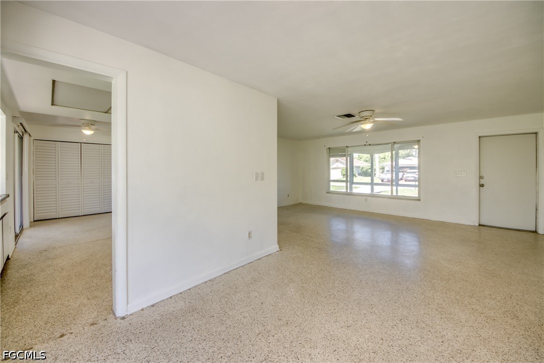 2 Bed SingleFamilyResidence for Sale in Cape Coral, photo 13