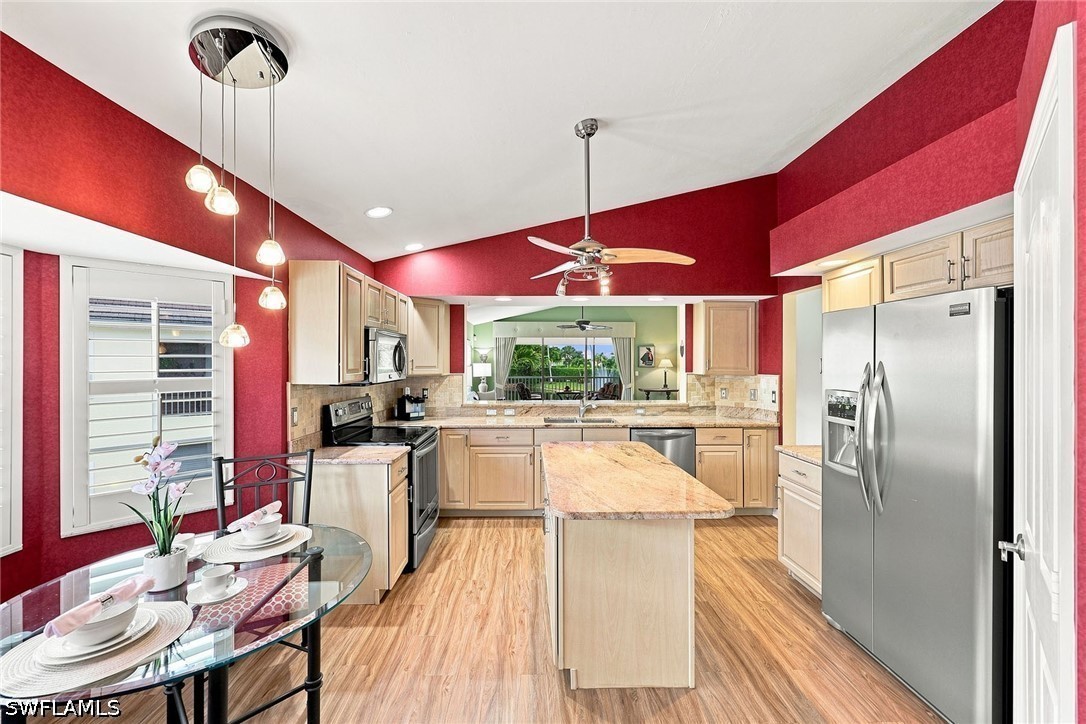 3 Bed Waterfront Home for Sale in Naples, photo 13
