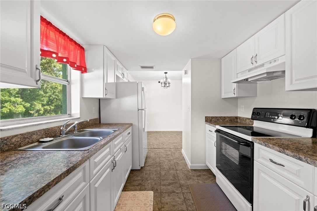 3 Bed SingleFamilyResidence for Sale in Fort Myers, photo 13
