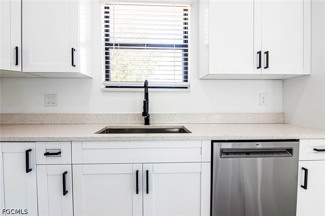 4 Bed SingleFamilyResidence for Sale in Lehigh Acres, photo 13