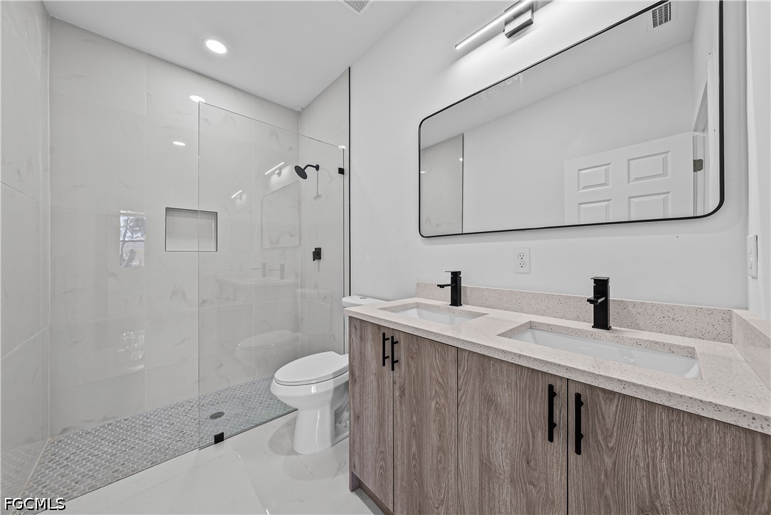 3 Bed SingleFamilyResidence for Sale in Lehigh Acres, photo 13