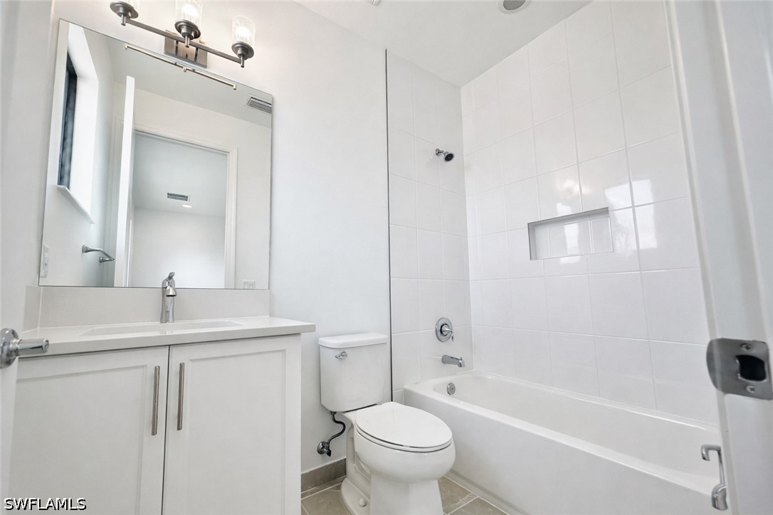 5 Bed Waterfront Home for Sale in Estero, photo 13