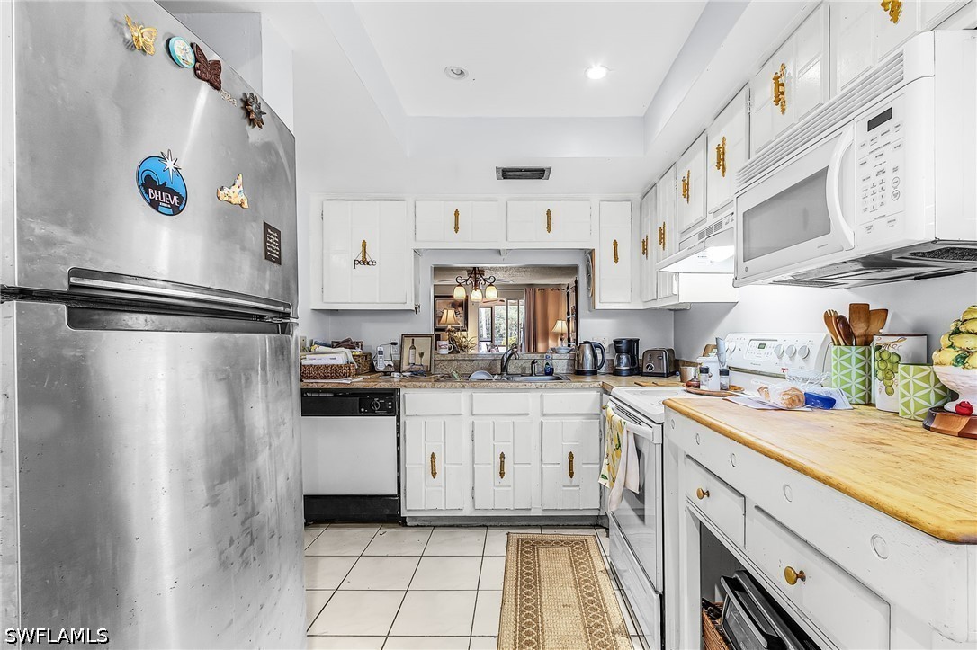 2 Bed Condominium for Sale in Naples, photo 13