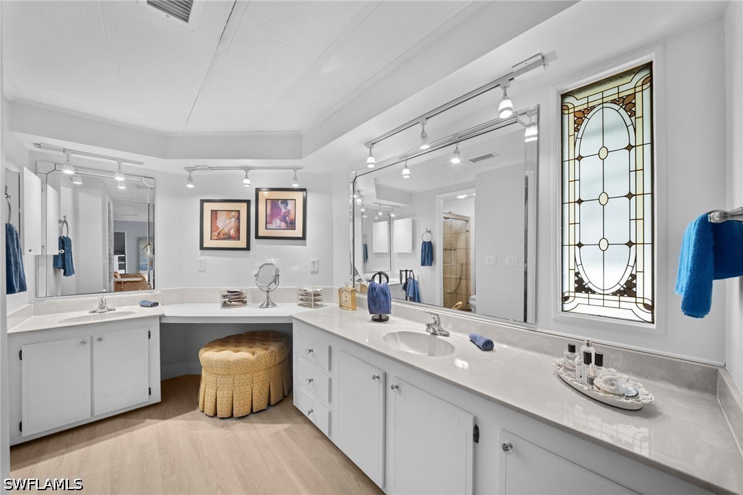 2 Bed ManufacturedHome for Sale in Naples, photo 13