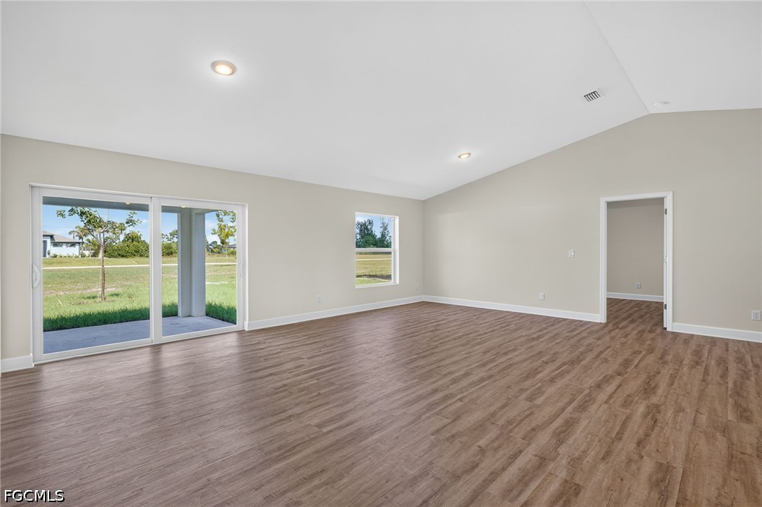 4 Bed SingleFamilyResidence for Sale in Cape Coral, photo 13
