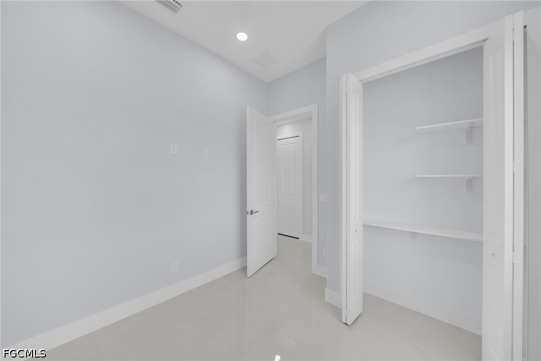 3 Bed SingleFamilyResidence for Sale in Lehigh Acres, photo 13