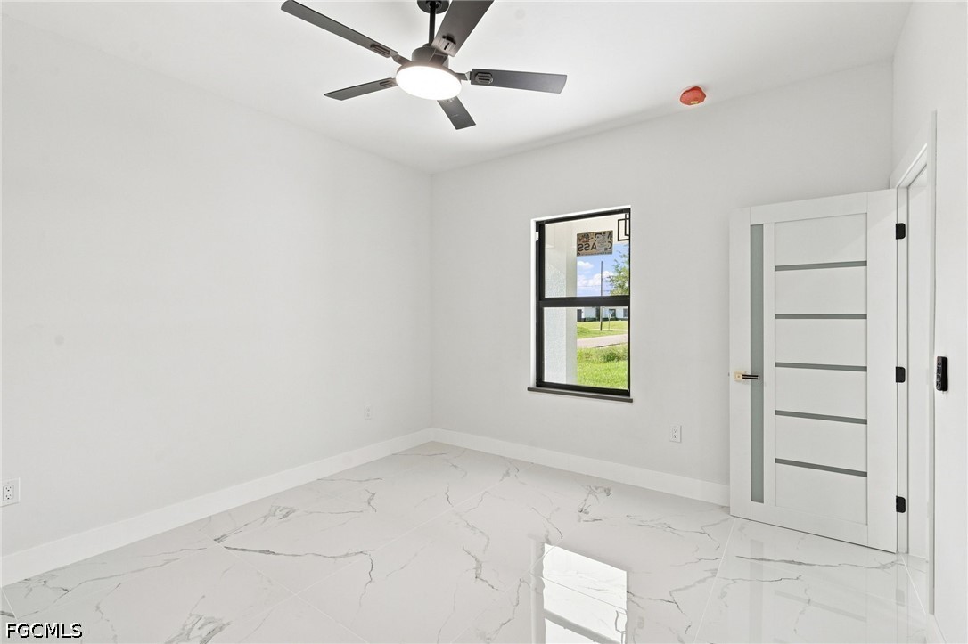 3 Bed SingleFamilyResidence for Sale in Lehigh Acres, photo 13
