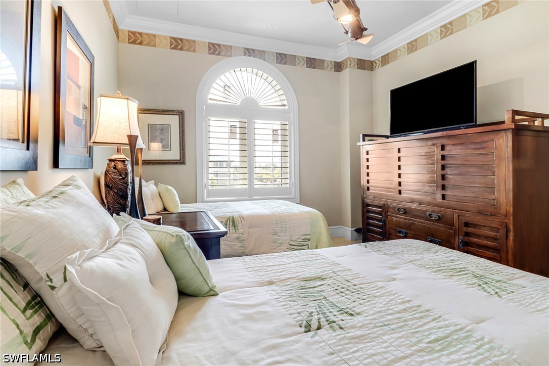 2 Bed Condominium for Sale in Olde Naples, photo 13