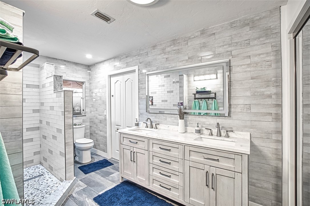 3 Bed SingleFamilyResidence for Sale in Naples, photo 13