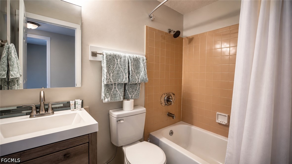 3 Bed Pool Home for Sale in Cape Coral, photo 13