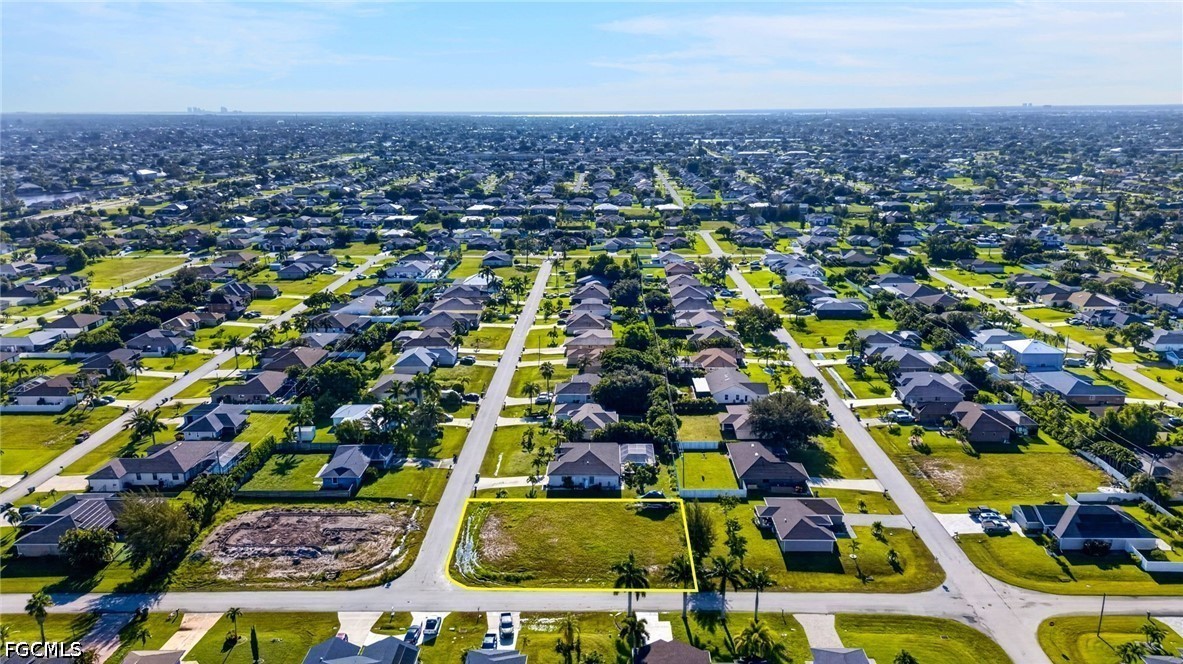 Residential for Sale in Cape Coral, photo 13