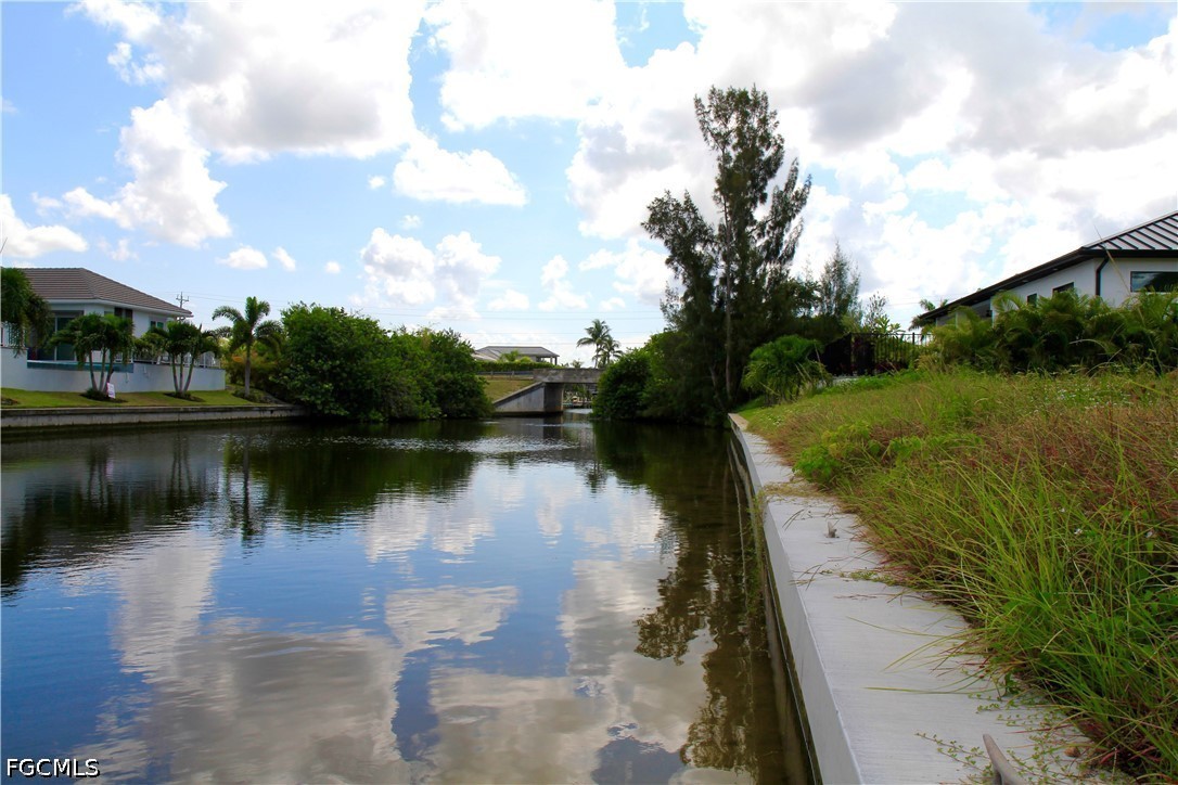 Waterfront Home for Sale in Cape Coral, photo 13