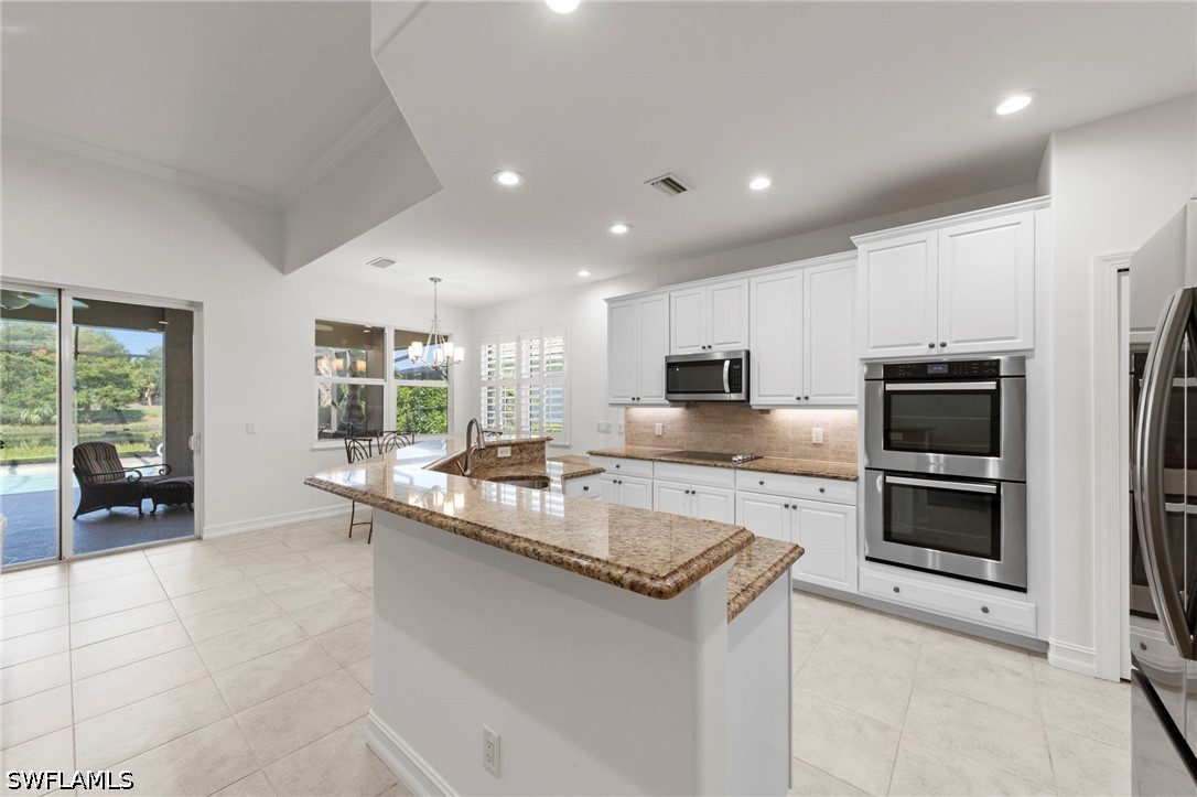 3 Bed Pool Home for Sale in Villa Capri, photo 13