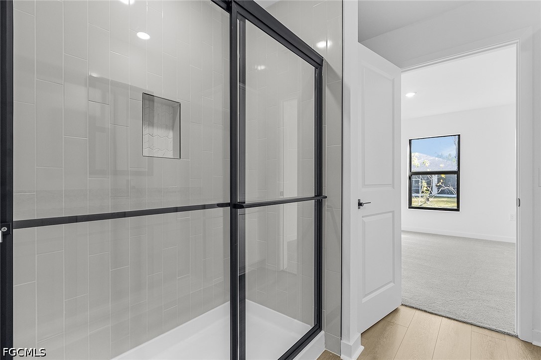 3 Bed SingleFamilyResidence for Sale in Mirror Lakes, photo 13