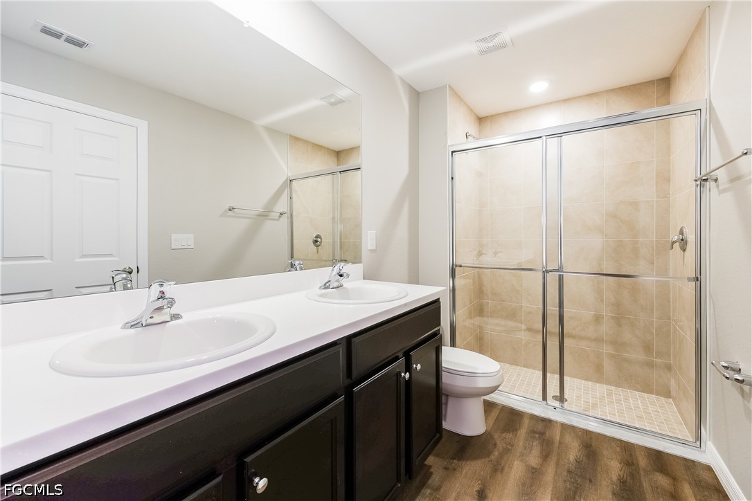 4 Bed SingleFamilyResidence for Sale in Lehigh Acres, photo 13