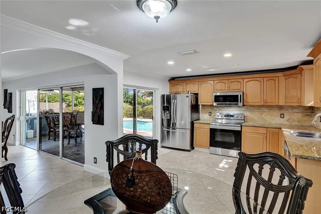 3 Bed Pool Home for Sale in Acreage, photo 13