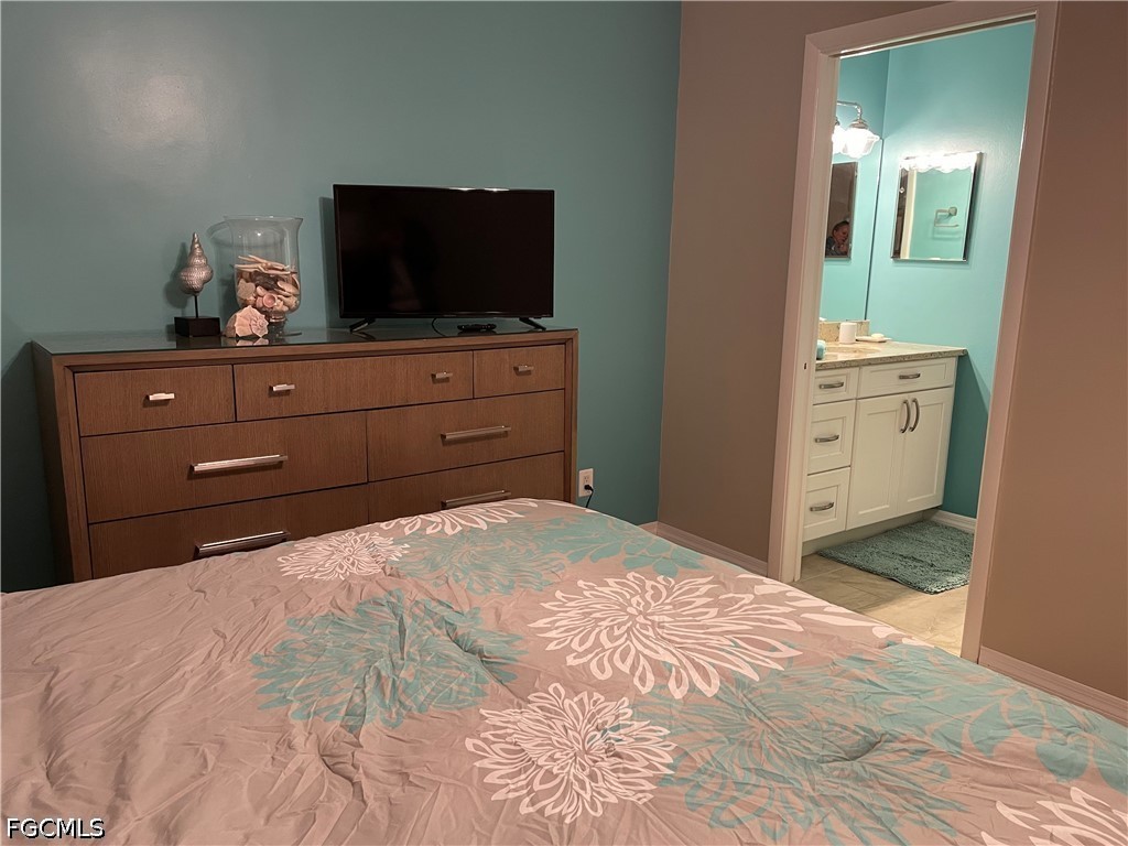 1 Bed Waterfront Home for Sale in Fort Myers Beach, photo 13