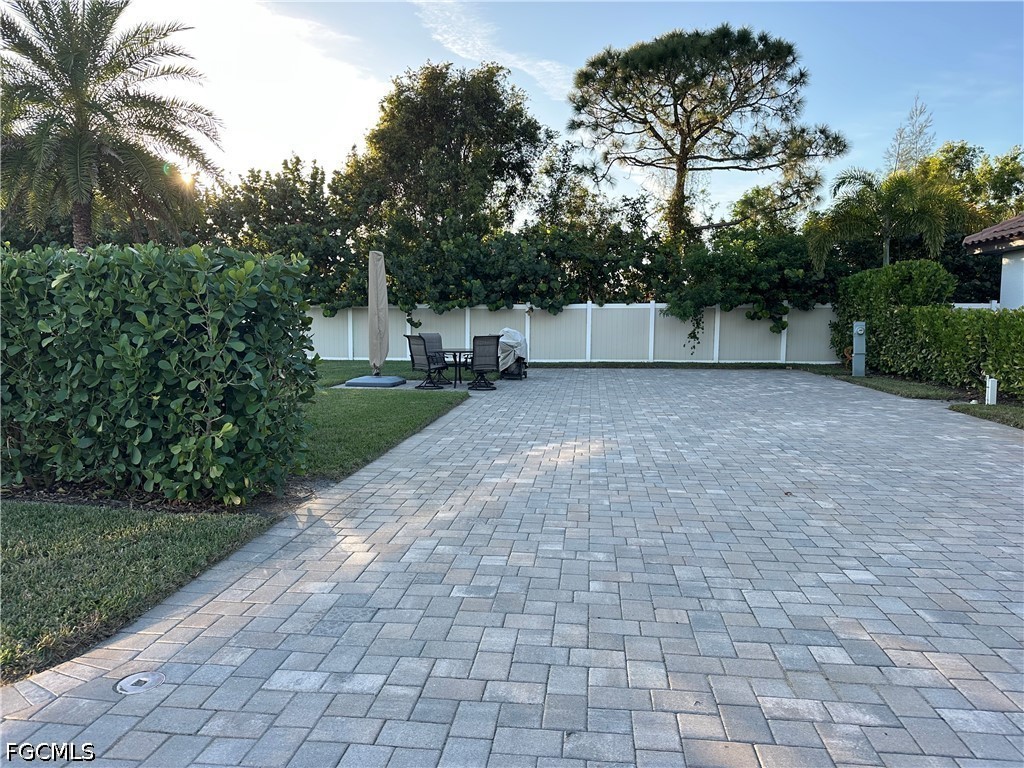 Residential for Sale in Fort Myers, photo 13
