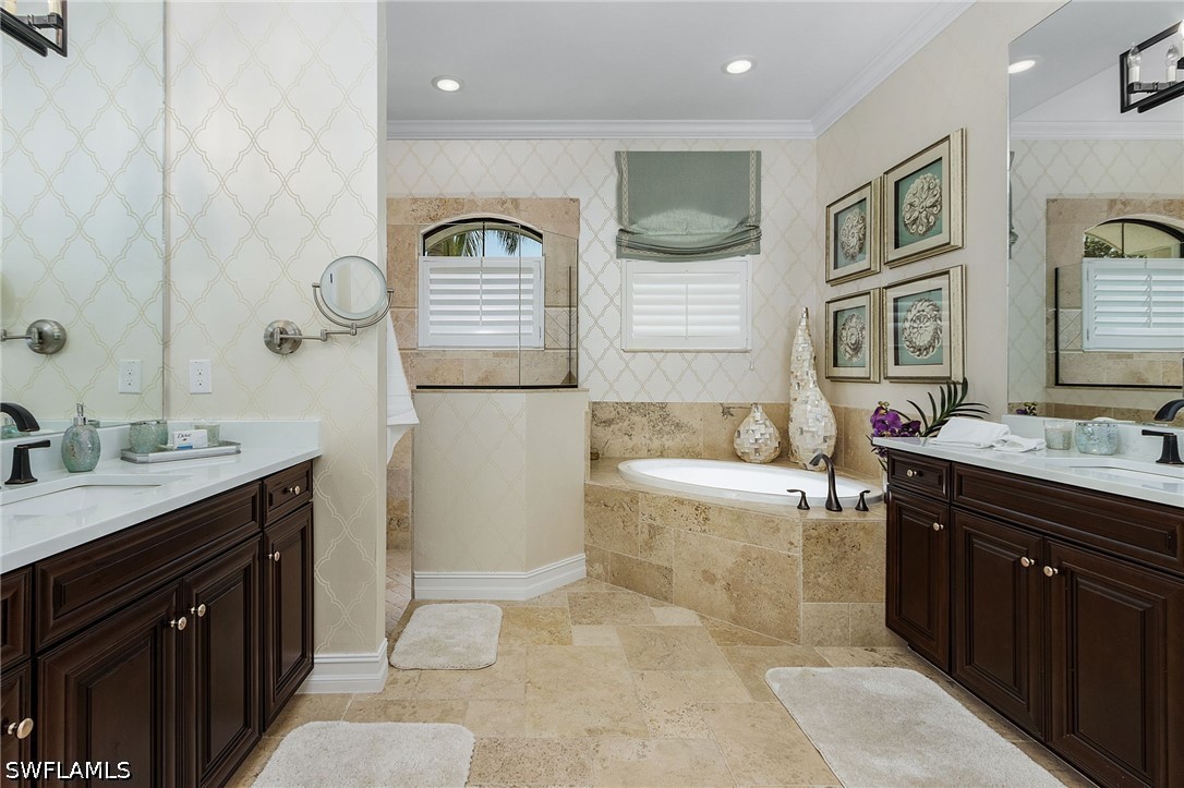 4 Bed Pool Home for Sale in Runaway Bay, photo 13
