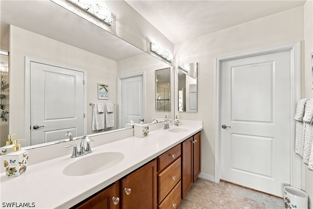 3 Bed Waterfront Home for Sale in Naples, photo 13