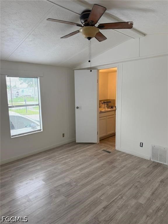 2 Bed Waterfront Home for Sale in Fort Myers Estates, photo 13