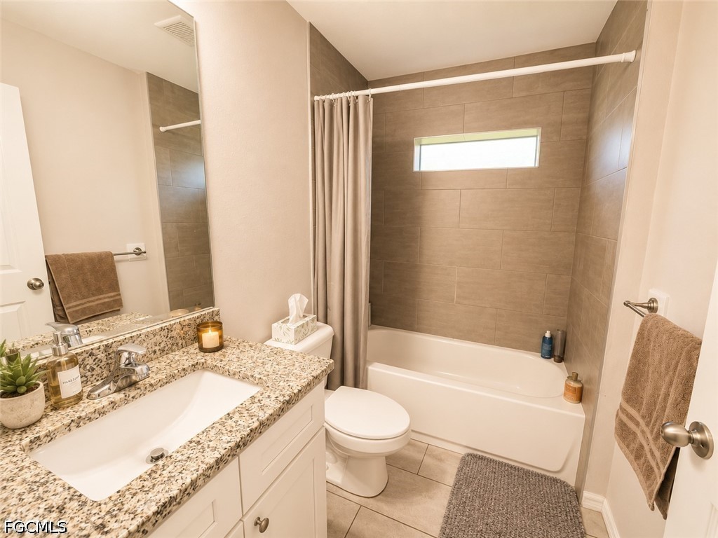 3 Bed Pool Home for Sale in Cape Coral, photo 13