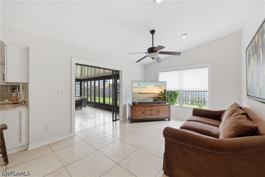 3 Bed SingleFamilyResidence for Sale in South Pointe, photo 13