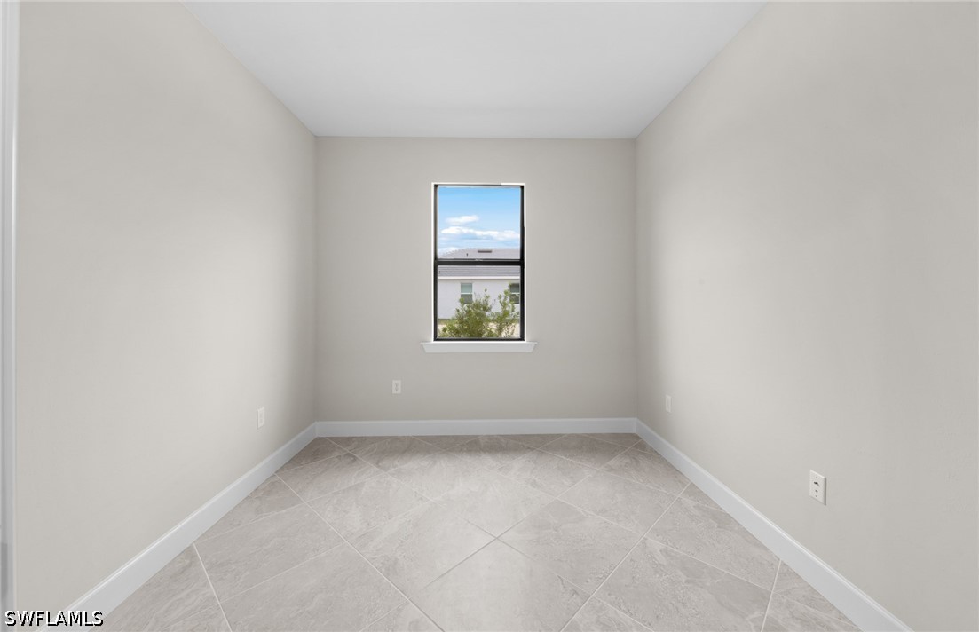 3 Bed Waterfront Home for Sale in Country Club, photo 13
