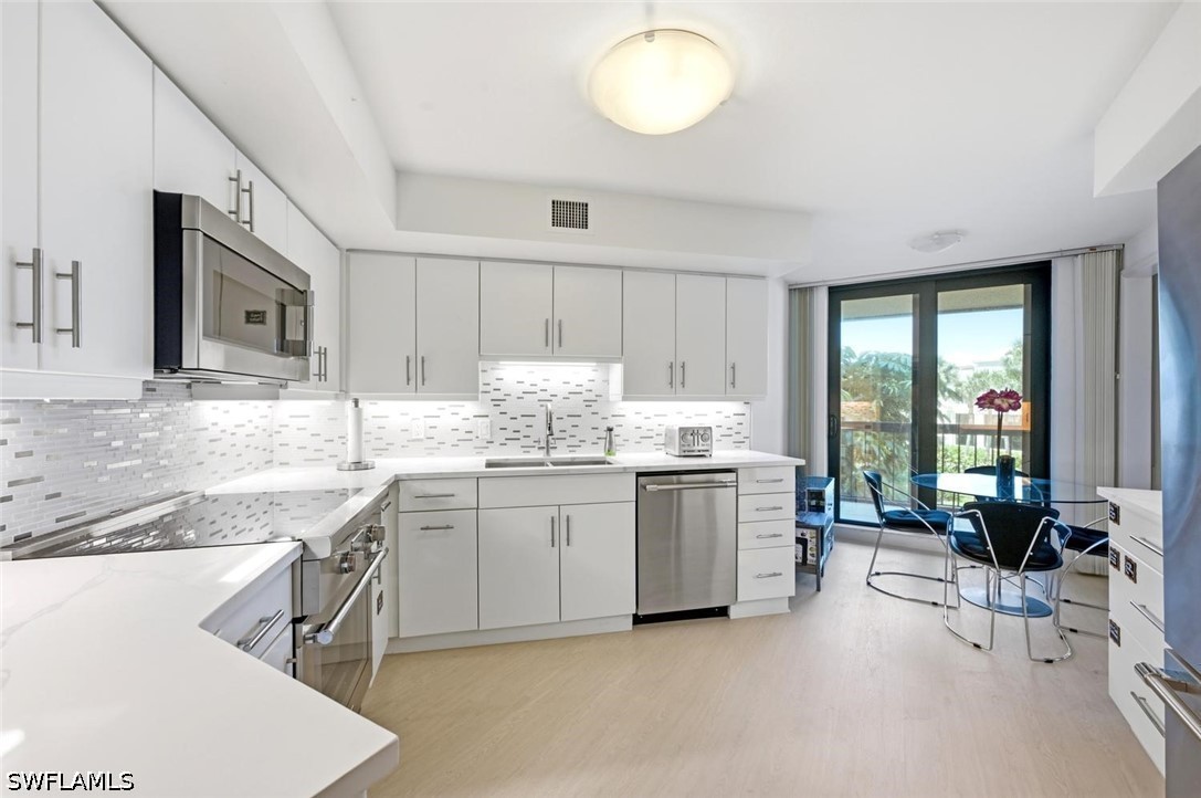 2 Bed Waterfront Home for Sale in Naples, photo 13