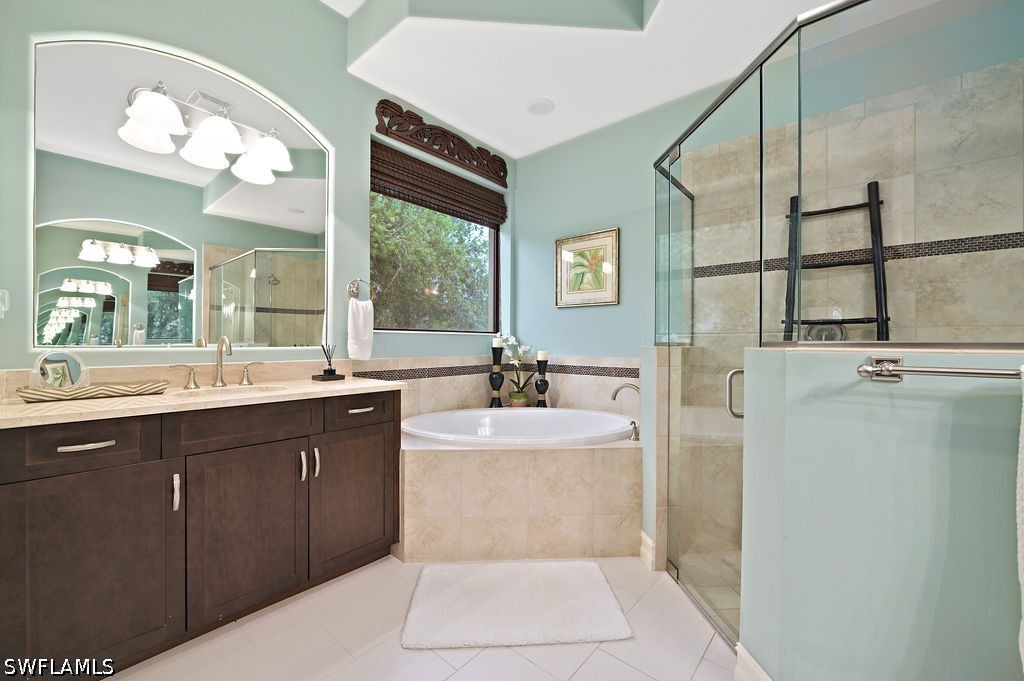 3 Bed Pool Home for Sale in Lakoya, photo 13