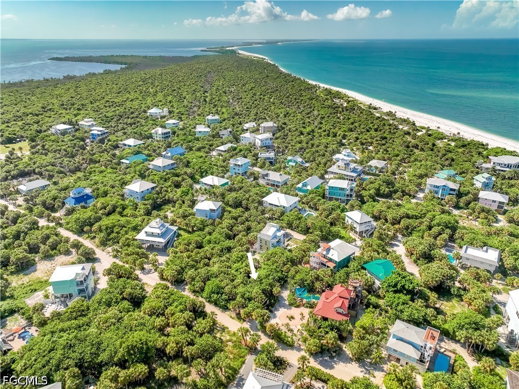 Residential for Sale in Upper Captiva, photo 13