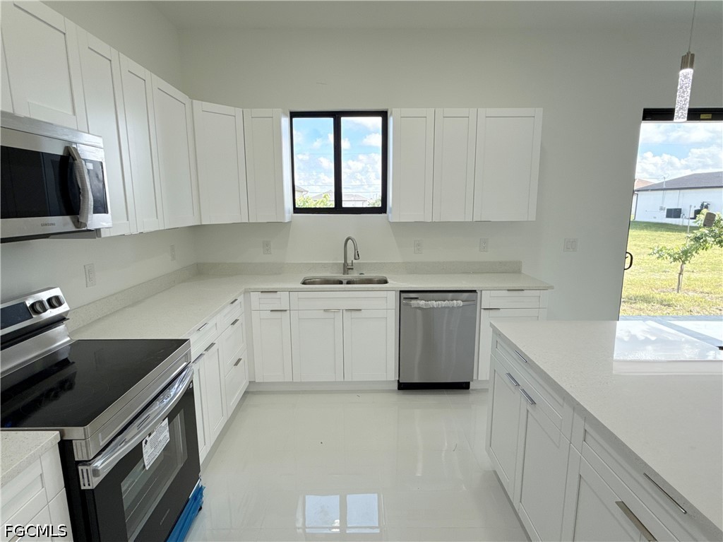 4 Bed SingleFamilyResidence for Sale in Cape Coral, photo 13
