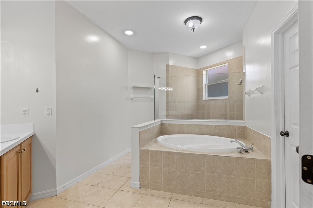 6 Bed SingleFamilyResidence for Sale in Stoneybrook, photo 13