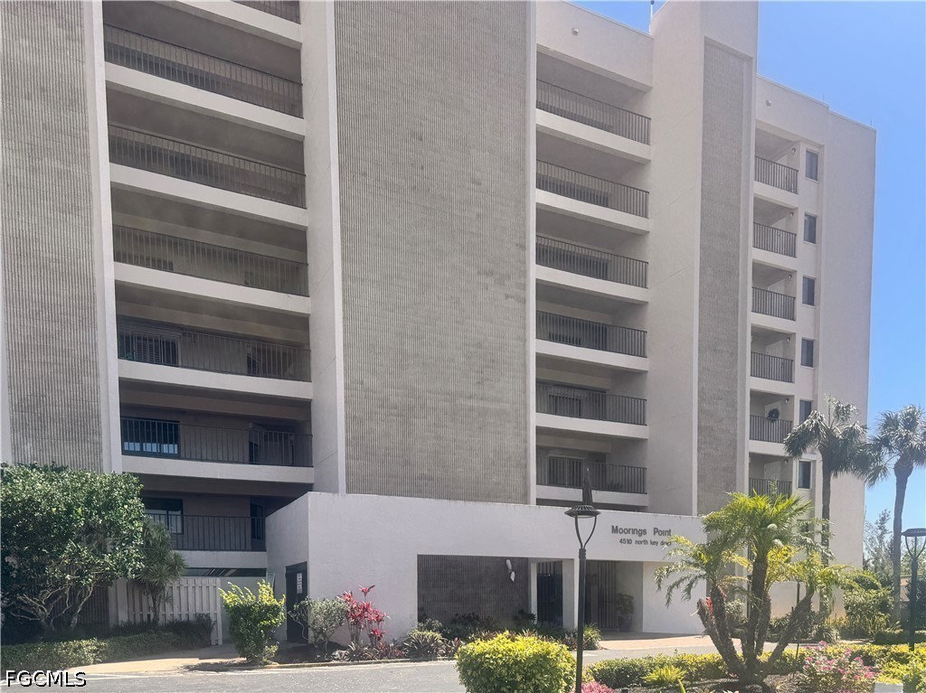2 Bed Waterfront Home for Sale in Moorings Point Condo, photo 13