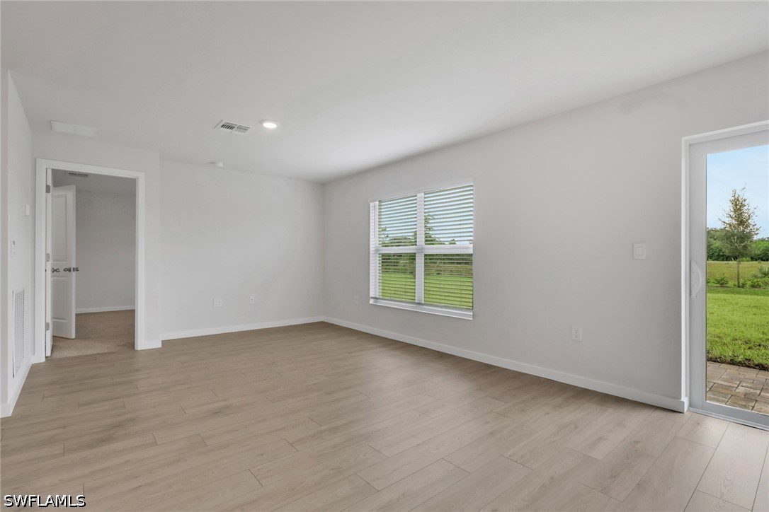 3 Bed SingleFamilyResidence for Sale in Avalon, photo 13