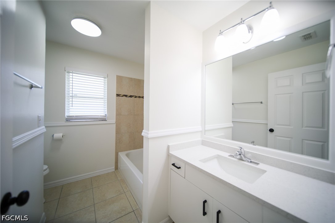 3 Bed SingleFamilyResidence for Sale in Lehigh Acres, photo 13