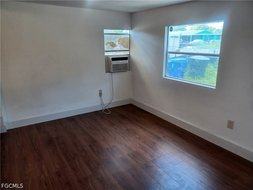 3 Bed SingleFamilyResidence for Sale in Fort Myers, photo 13