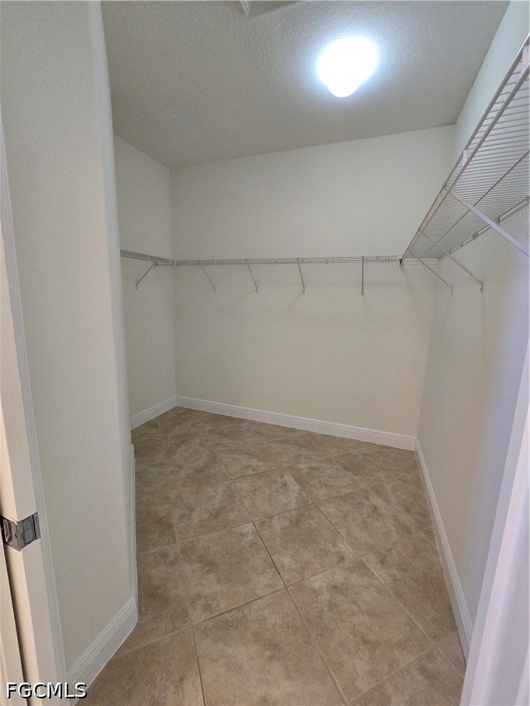 3 Bed SingleFamilyResidence for Sale in Lehigh Acres, photo 13