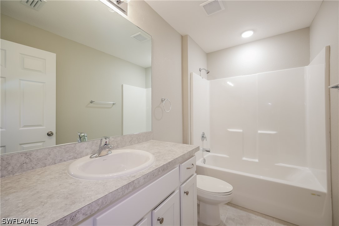 3 Bed SingleFamilyResidence for Sale in Lehigh Acres, photo 13
