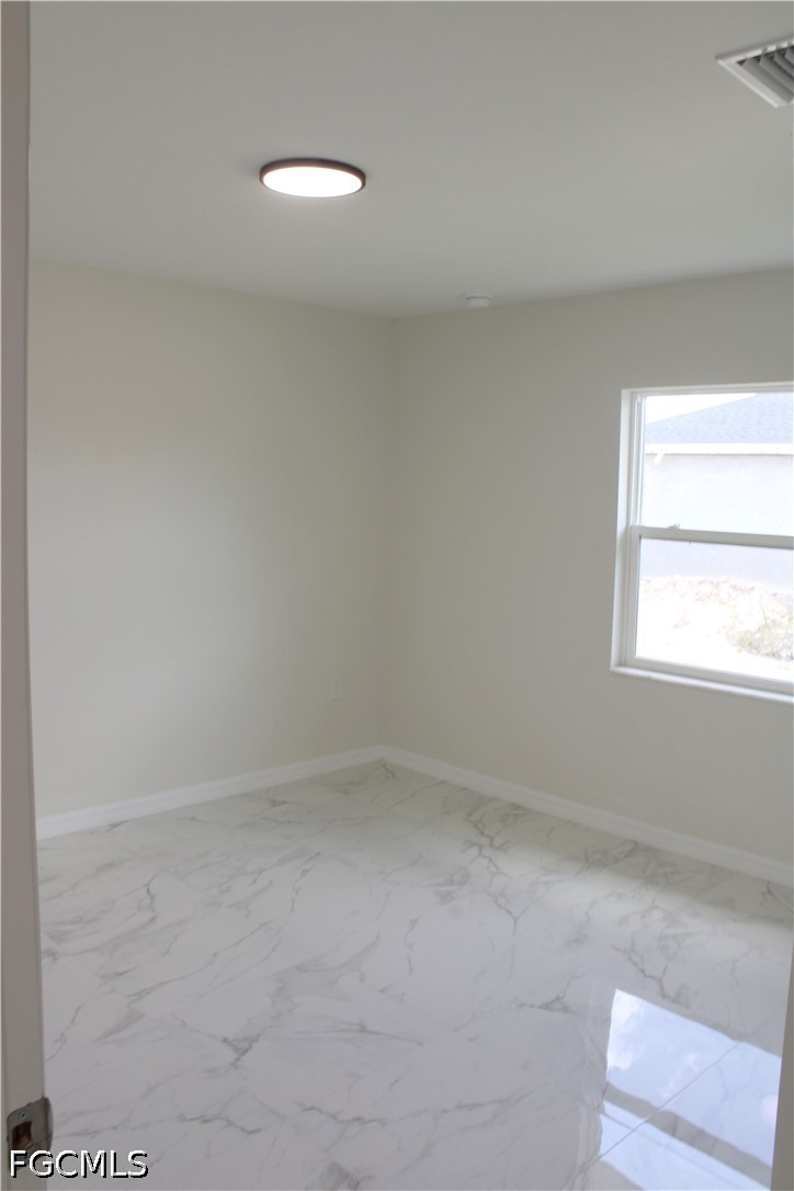 6 Bed Duplex for Sale in Lehigh Estates, photo 13