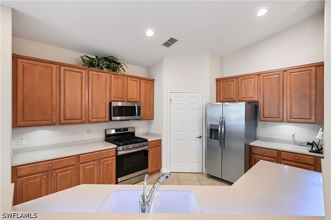 3 Bed Condominium for Sale in Bimini Bay, photo 13
