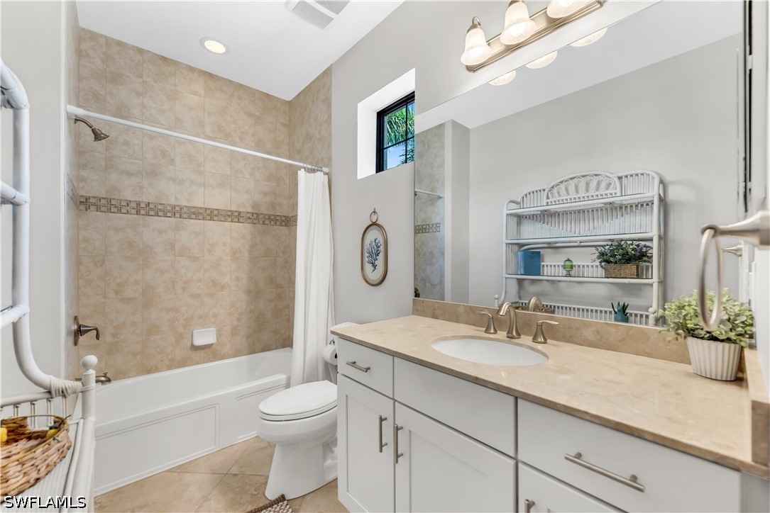 3 Bed Condominium for Sale in Naples, photo 13