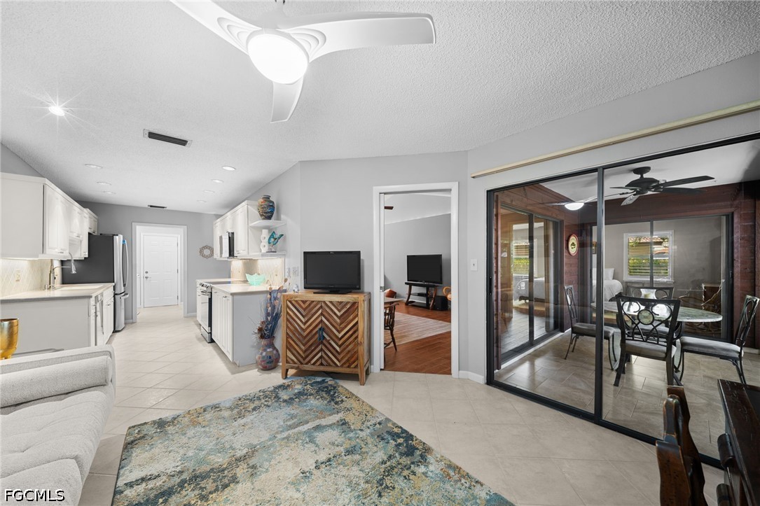 2 Bed Attached for Sale in Pinebrook Woods, photo 13