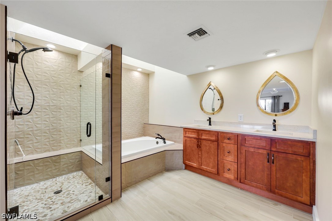 2 Bed Pool Home for Sale in Bay Villas, photo 13