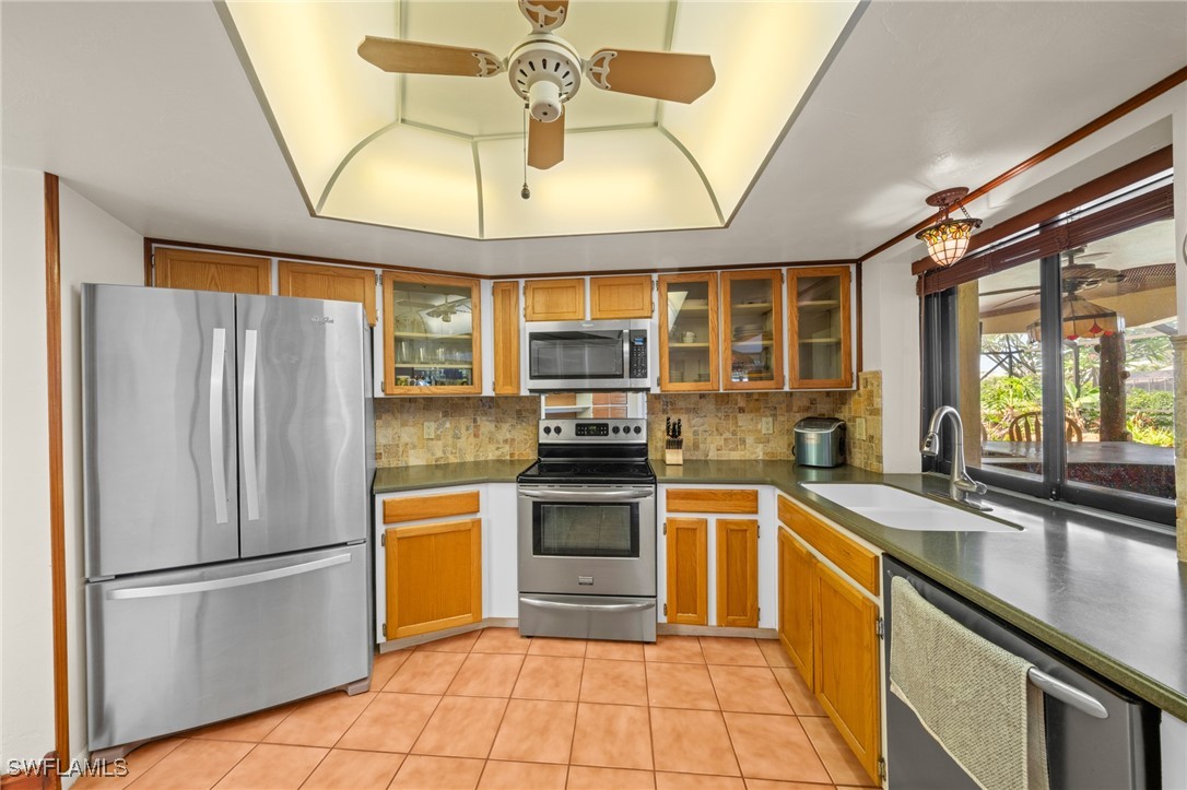 3 Bed Pool Home for Sale in Spanish Wells, photo 14