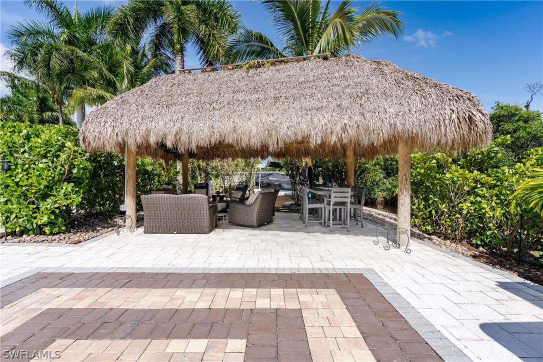 Waterfront Home for Sale in Naples, photo 14