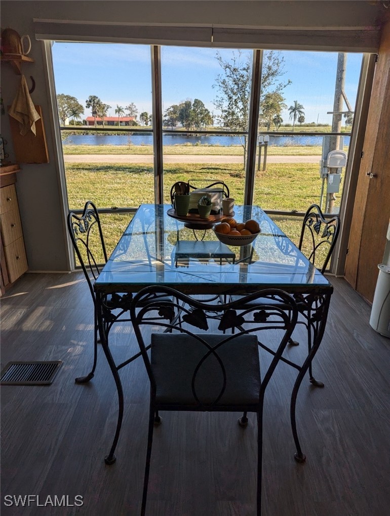 2 Bed Waterfront Home for Sale in Moore Haven, photo 14