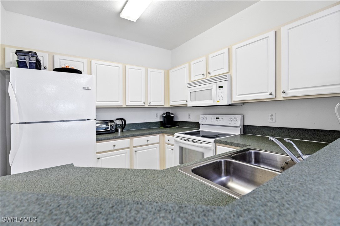 2 Bed Waterfront Home for Sale in Fort Myers, photo 14