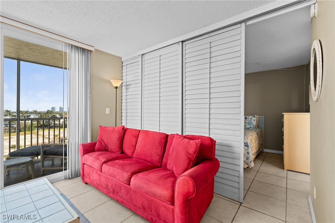 1 Bed Waterfront Home for Sale in Beach And Tennis Club, photo 14